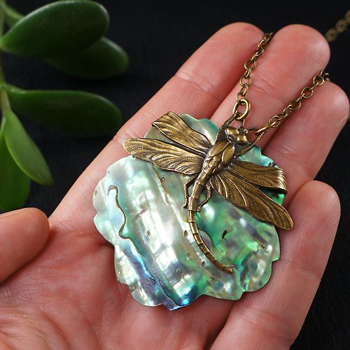 AGATIX Mint Green Teal Abalone Paua Shell Flower Dragonfly Pendant Necklace Jewelry