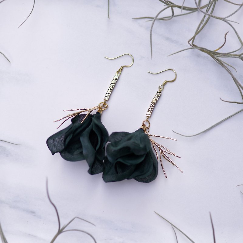 Eve | Sexy Dangle Golden Plating Floral Earrings - Fabric flower gifts - Earrings & Clip-ons - Other Materials Green