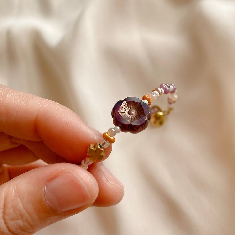 Violet Flower-Czech Beads Strawberry Crystal Bronze Bracelet - Bracelets - Copper & Brass Multicolor