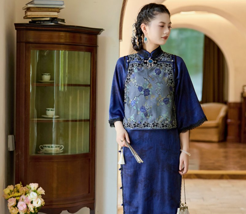 [Zui Hua Yin] Neo-Chinese Retro / Traditional Da Xiu Jacquard Vest / Qipao - กี่เพ้า - วัสดุอื่นๆ สีน้ำเงิน