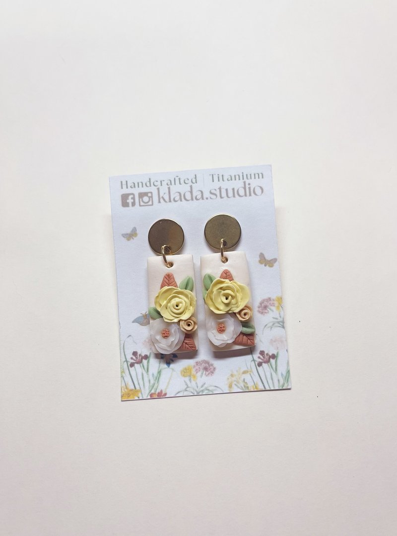 Rose bunch handcrafted polymer clay earrings. - 耳環/耳夾/耳骨夾 - 其他材質 多色