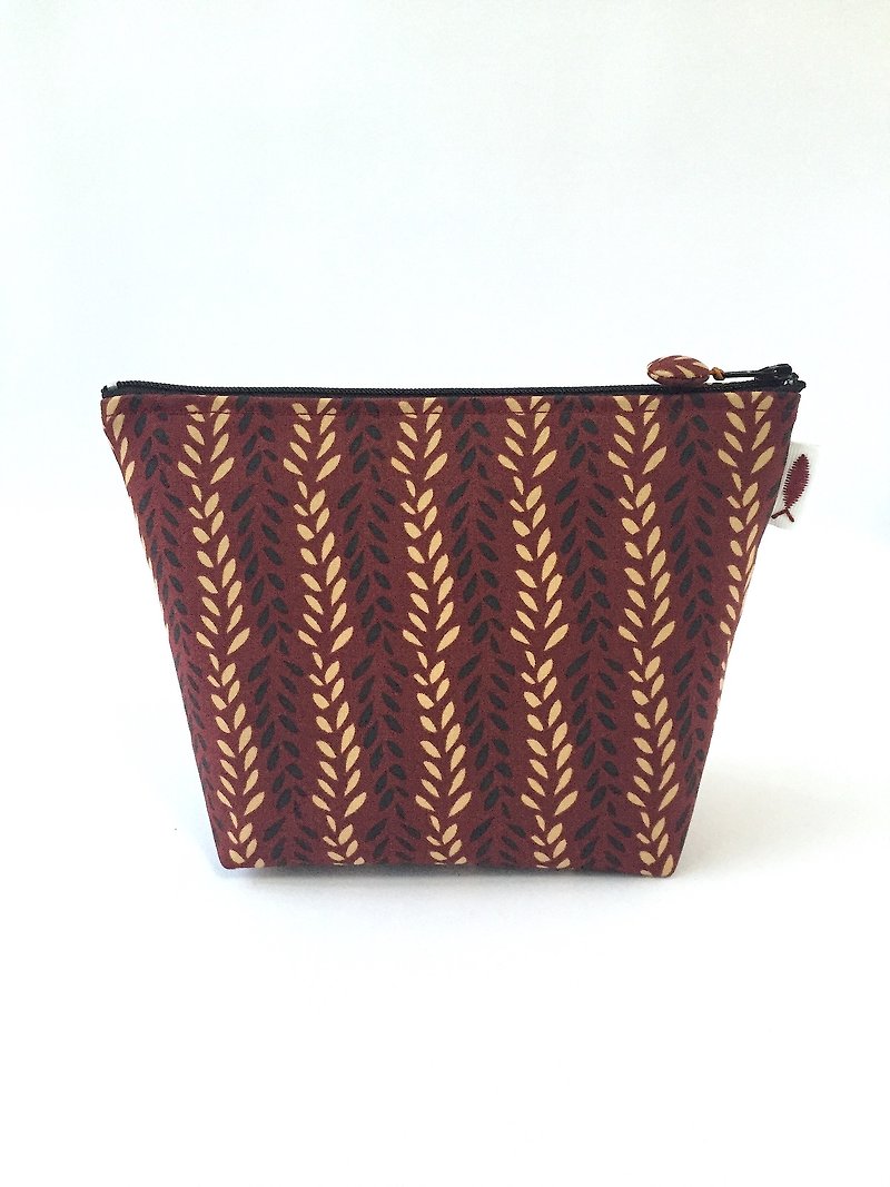 / Laurel - Wine Red / / Cosmetic bag / travel bag / small bag - Toiletry Bags & Pouches - Cotton & Hemp Red