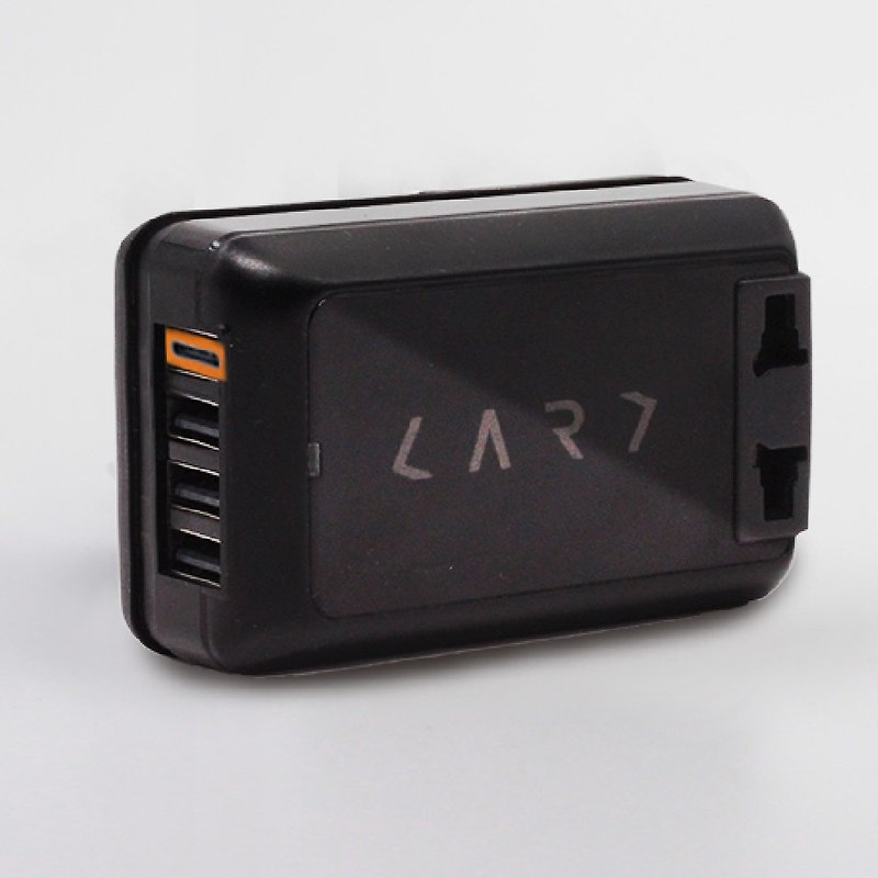 【CARD】首創 USB Type-C 多埠全球旅用萬國插座 (黑色) - 其他 - 塑膠 黑色