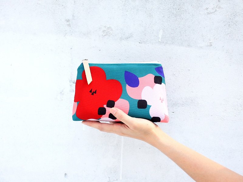 【The MAMA's Closet】To Celebrate / Cosmetic Bag ( Pouch ) - Toiletry Bags & Pouches - Polyester Multicolor