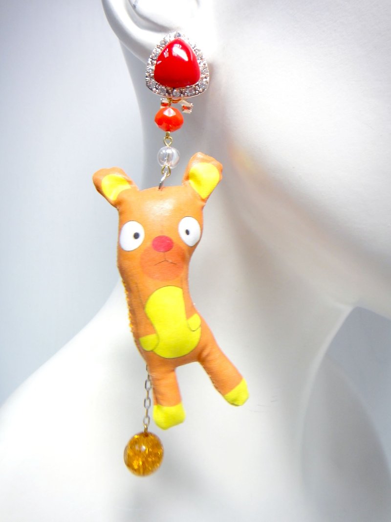 TIMBEE LO 手製布娃娃 耳環 每款只有一隻 單隻發售 搞怪 輕巧 - 耳環/耳夾 - 棉．麻 多色