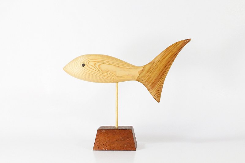 Healing Woodcarving Fish / Phine - ของวางตกแต่ง - ไม้ สีทอง