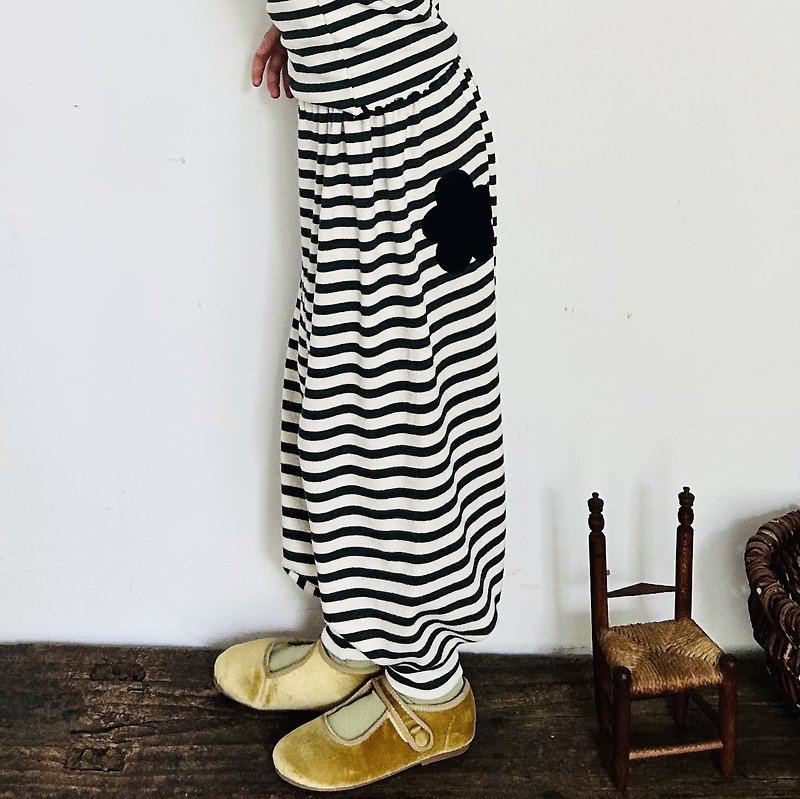 Striped home trousers/two-color optional children's clothing - กางเกง - ผ้าฝ้าย/ผ้าลินิน สีดำ