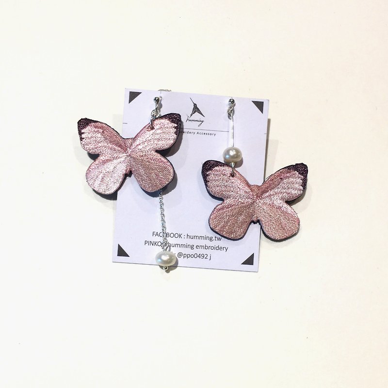 Earrings pink butterfly silver ornaments embroidered Clip-On butterfly pearl gift box handmade Valentine's Day - ต่างหู - งานปัก สึชมพู