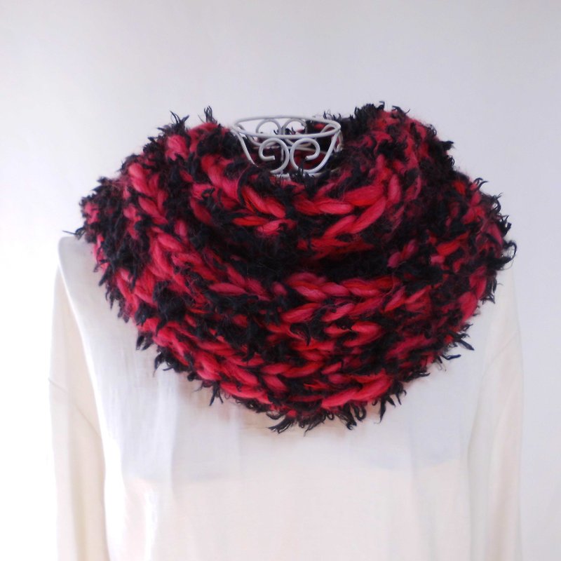 Fluffy · Snood · Red and Black · Fur · Merino Wool · Kid Mohaya · Baby Alpaca - Knit Scarves & Wraps - Wool Red