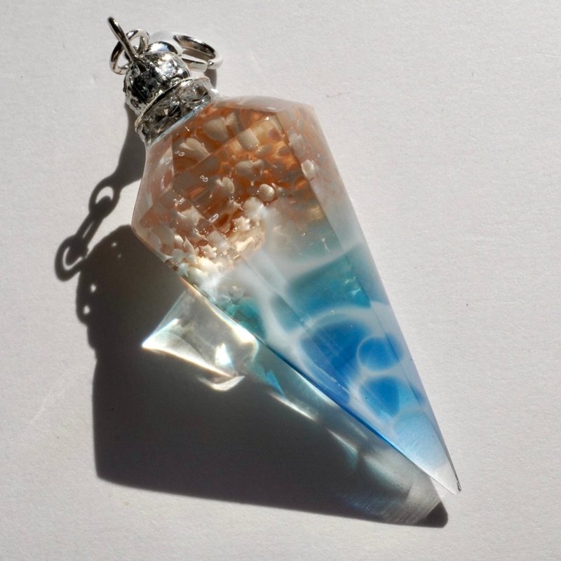 Blue Beach Pendulum M1 推薦串吊墜 - 項鍊 - 樹脂 藍色