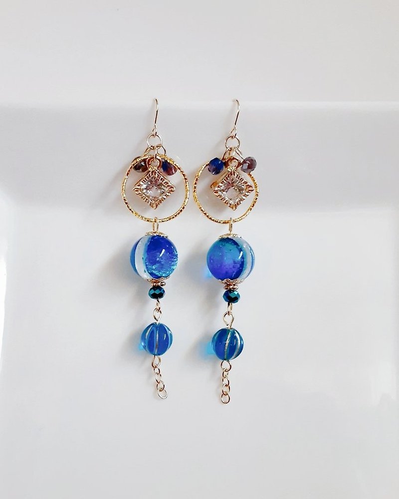 Long earrings with a decorative hoop and dangling glass bead beads that evoke the ocean and zirconia-like charms. Blue glass beads. Birthday present. Can be changed to hypoallergenic earrings or Clip-On. - ต่างหู - แก้ว สีน้ำเงิน