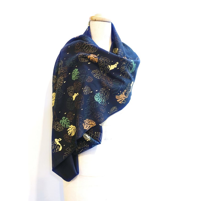 Urb [Rabbit and Turtle] Changeable circle scarf / scarf / suitable for gifts - Knit Scarves & Wraps - Cotton & Hemp Blue