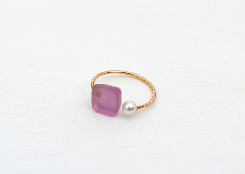 Glass and pearl ring <Pink> - แหวนทั่วไป - แก้ว สึชมพู