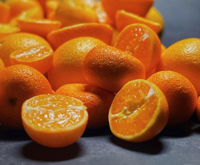 グレープフルーツ・ライム・レモン・オレンジ　セット 157386942-still-life-of-citrus