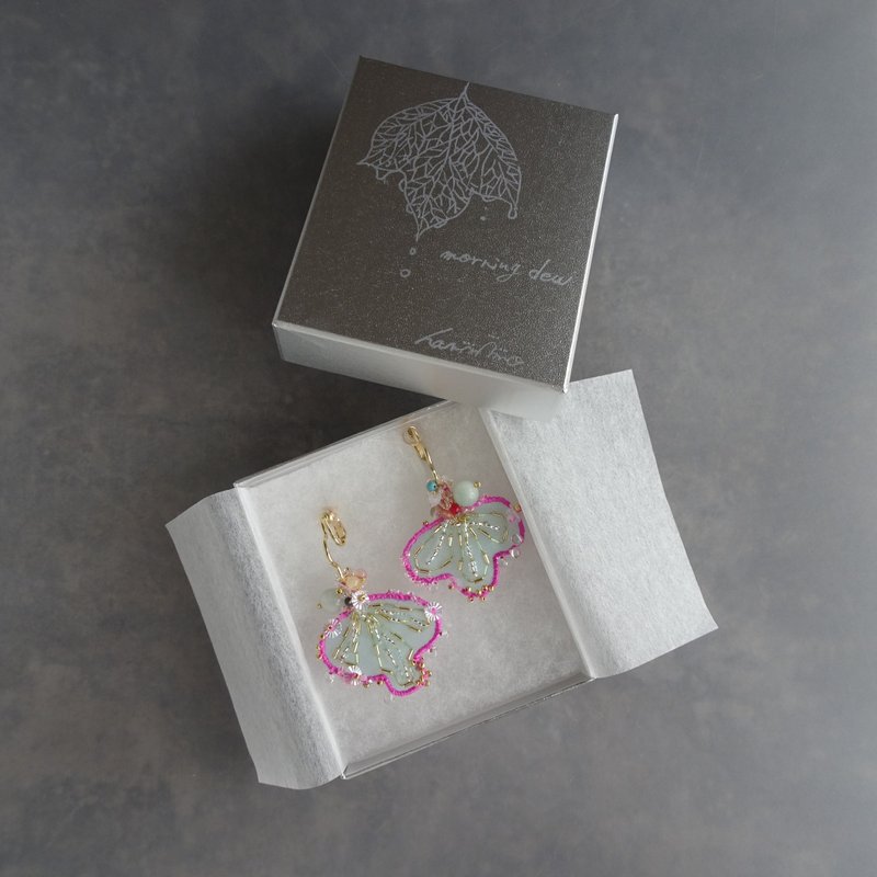 朝露【天然石與歐根紗刺繡耳環】 - 耳環/耳夾/耳骨夾 - 半寶石 粉紅色