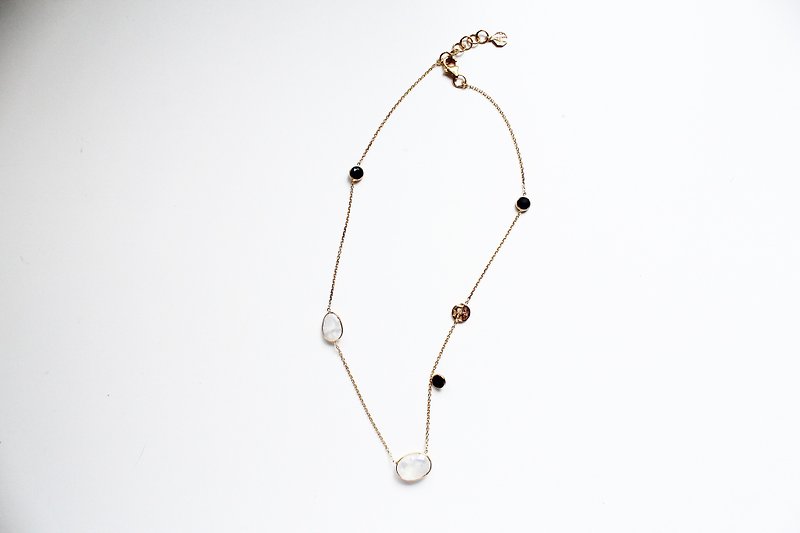 【JUNE 6-birthstone- Moonstone】design necklace Silver with 22K Gold plated (adjustable) - สร้อยคอ - เครื่องเพชรพลอย ขาว