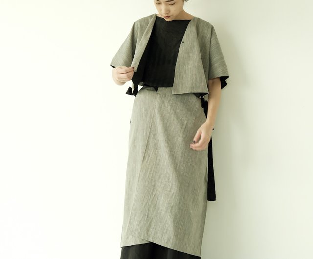 サンドベージュの節織りの”シルク”のチャイナカラーのチュニックワンピース！裾も不揃いでラフなデザイン！後ろカッティングも素敵！ 野蚕糸工房 特選本手描き友禅タッサーシルク紬着物 ≪御仕立て上がり