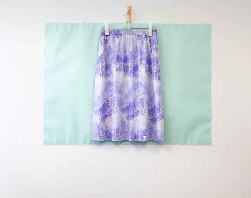 …{Acorn Girl::Vintage skirt} White skirt with purple trees - กระโปรง - วัสดุอื่นๆ สีม่วง
