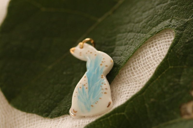 Rabbit pendant, ceramic decoration, Pendant for a gift - 吊飾 - 陶 白色