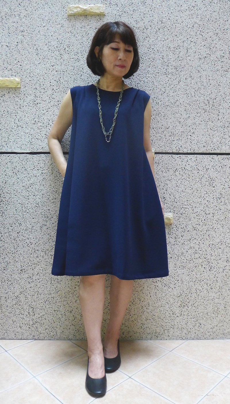 極簡傘狀洋裝(霧面) - 連身裙 - 聚酯纖維 藍色