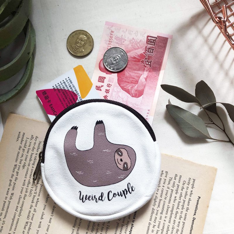 Slowly a sloth double-sided coin purse - กระเป๋าใส่เหรียญ - ผ้าฝ้าย/ผ้าลินิน หลากหลายสี