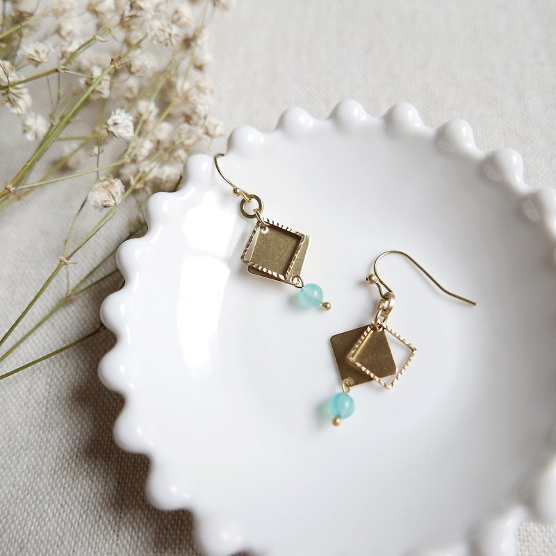 Geometry series. Small square earrings - Earrings & Clip-ons - Gemstone Gold