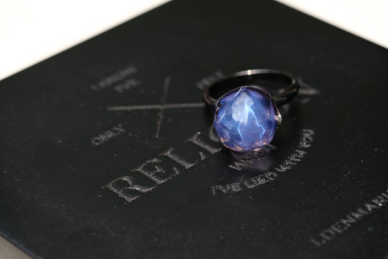 Crystal Bay (Ring: Lavender) 晶.凝 (指環: 薰衣草) - 戒指 - 玻璃 紫色