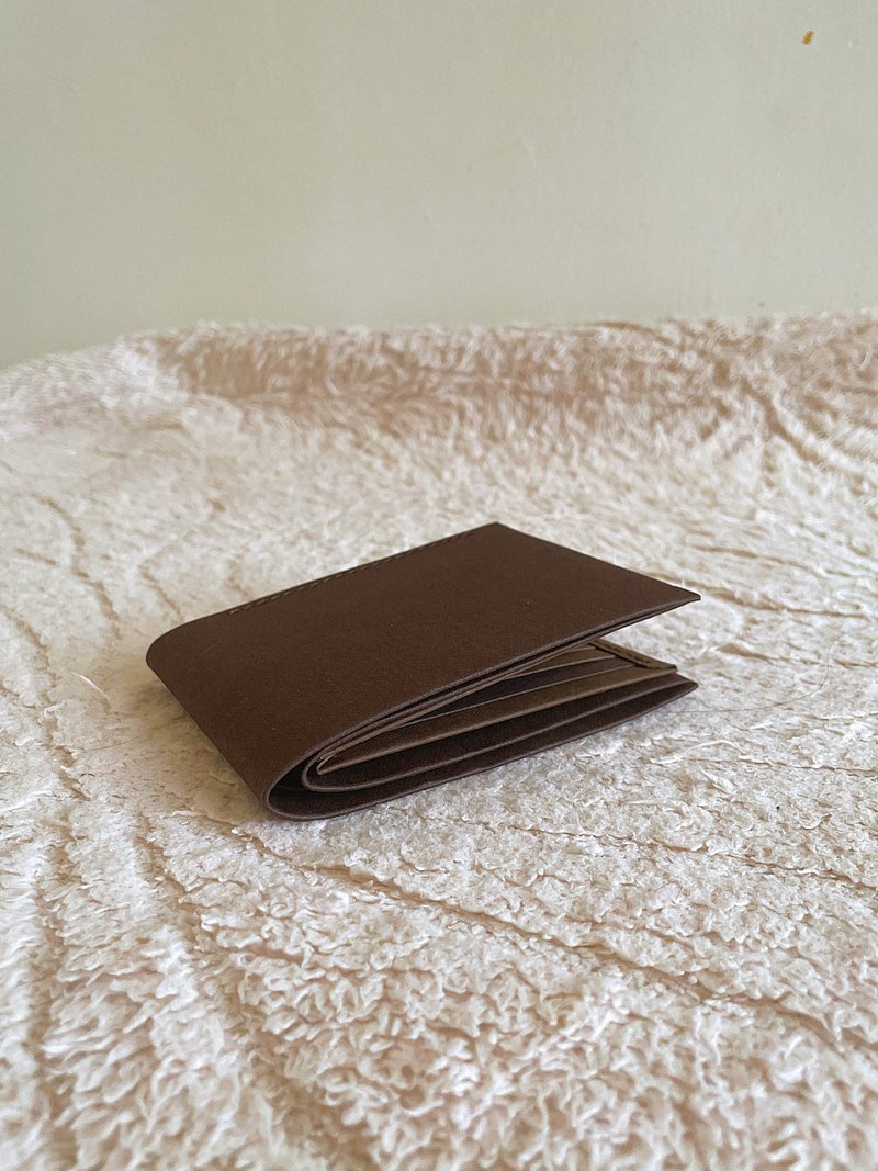 - ジェンダーレス ミニマル ショートウォレット /-*アンバーブラウン*2026新作*ヴィーガンペーパーレザー - 財布 - 紙 ブラウン