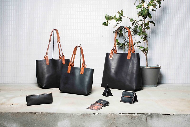 HIKER Leather Studio // Classic Tote - Messenger Bags & Sling Bags - Genuine Leather Black