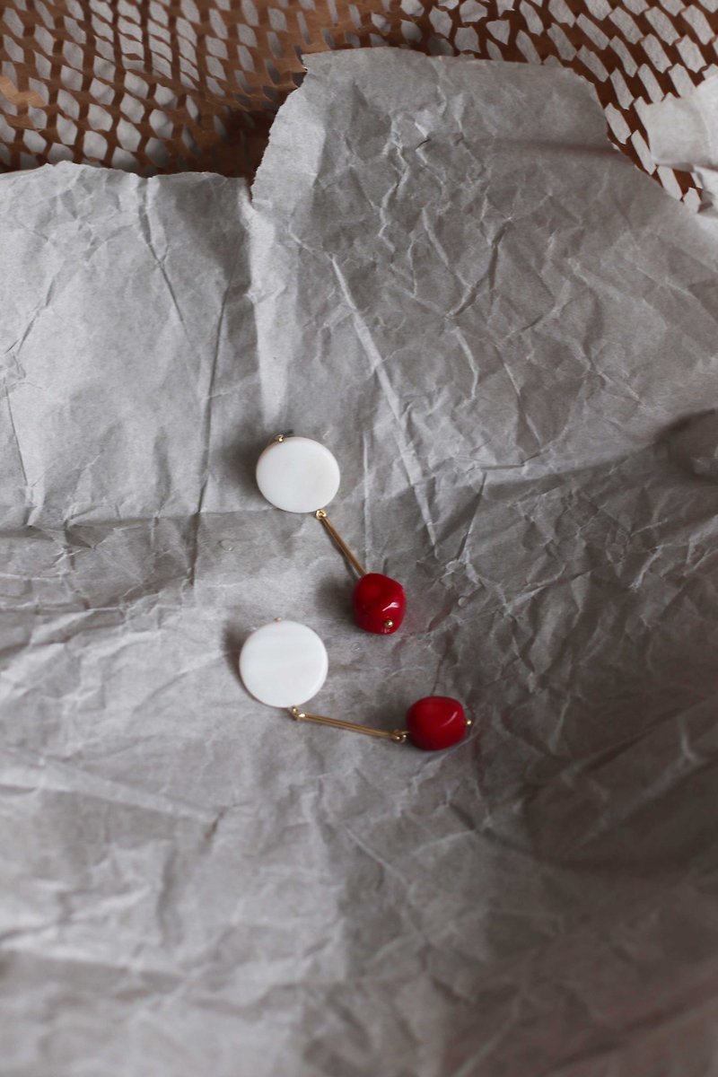 Cranberry Earrings - 耳環/耳夾 - 寶石 紅色