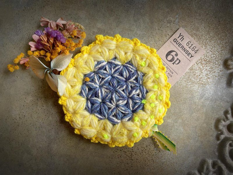 Knitting 生命之花置物碟 - 螢光水玉點點 - 黃 - 居家收納/收納盒/儲物盒 - 棉．麻 
