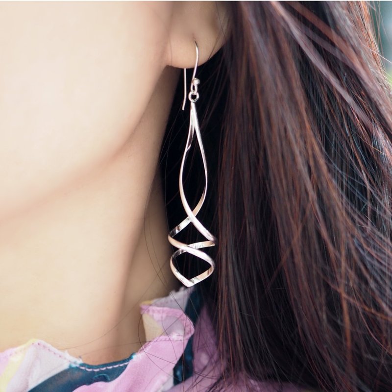 Sterling Silver Spiral Drop Earrings | Sculptural Double Twist Statement Jewelry - 耳環/耳夾/耳骨夾 - 純銀 銀色