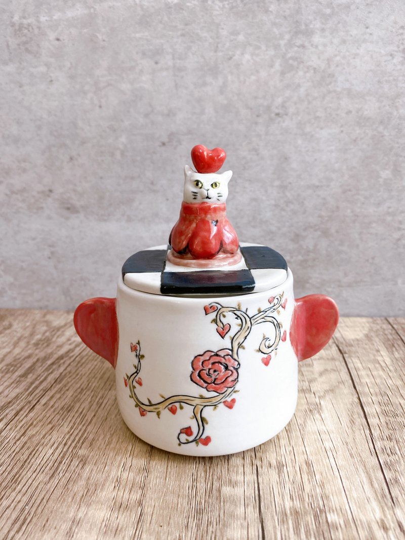 Queen of Hearts' Chessboard | Cat Figure Ceramic Mug - Cups - Pottery White