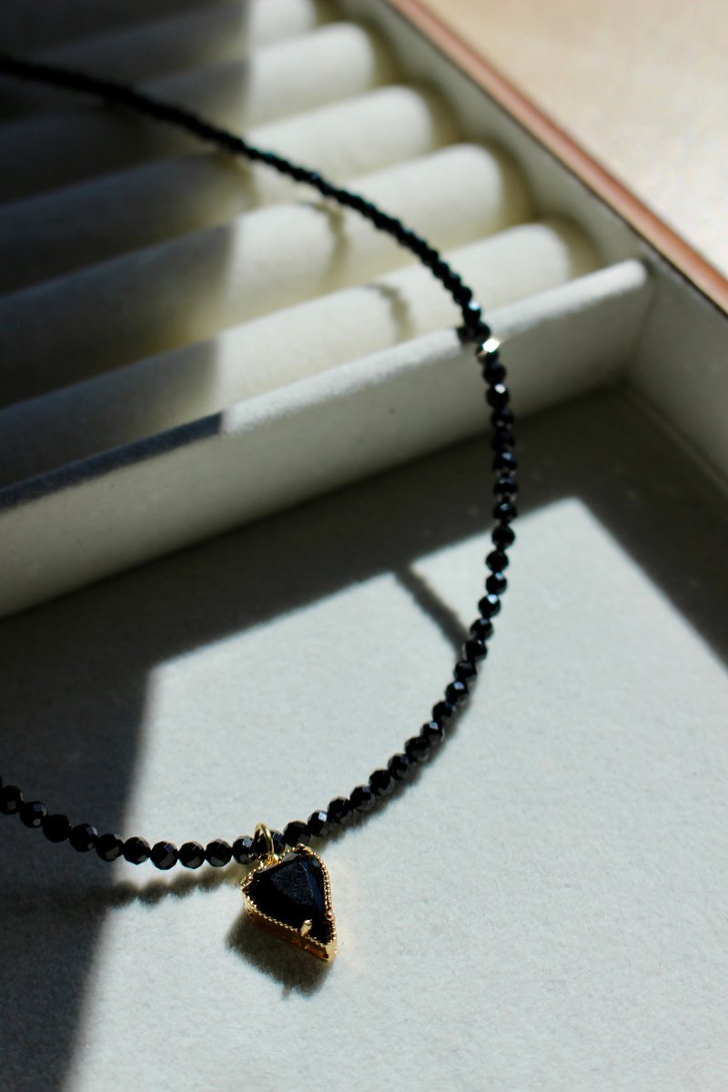 Dai・Handmade natural stone crystal necklace (black spinel)・Birthday/Graduation/Valentine’s Day/Christmas exchange gift - Necklaces - Crystal Black