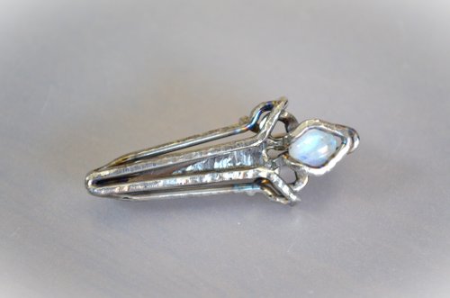 nekohei Titanium tie bar・Gr5・６４チタン製ネクタイピン・レインボームーンストーンの柄のナイフ