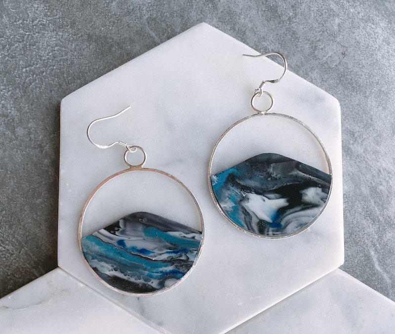 Wave sterling silver round frame earrings - Earrings & Clip-ons - Other Materials Blue