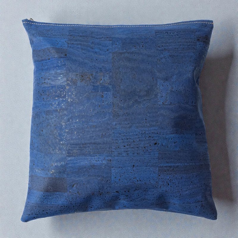 Talawa Cork 軟木皮革抱枕套 (靛藍色) - 枕頭/咕𠱸 - 環保材質 藍色