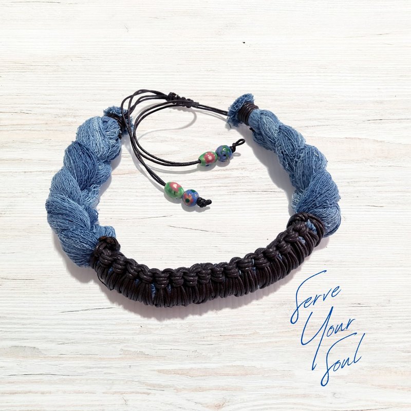 男女皆宜的項鍊與手鍊，飾有復古磁磚珠飾，搭配天然棉線。 - 手鍊/手環 - 貴金屬 藍色