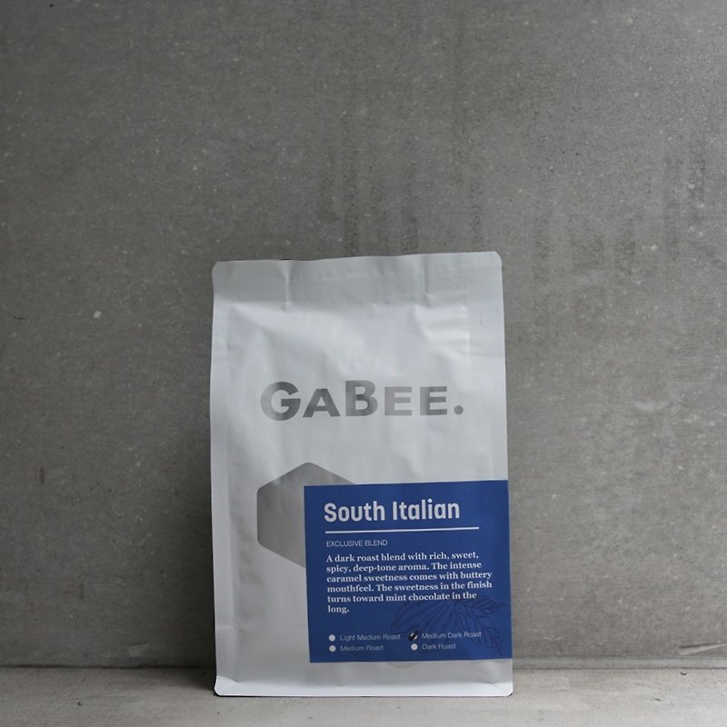 GABEE。サザンイタリアンフレーバークラシックイタリアンレシピコーヒー豆ミディアムダークローストナッツ - コーヒー - 食材 ホワイト