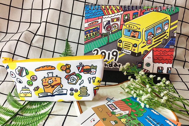Desk calendar + pencil box to buy together - Calendars - Other Materials Multicolor
