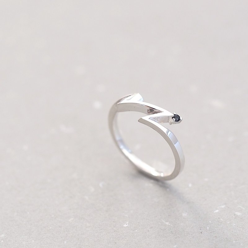 Sapphire Lightning Ring Silver 925 - แหวนทั่วไป - โลหะ สีน้ำเงิน