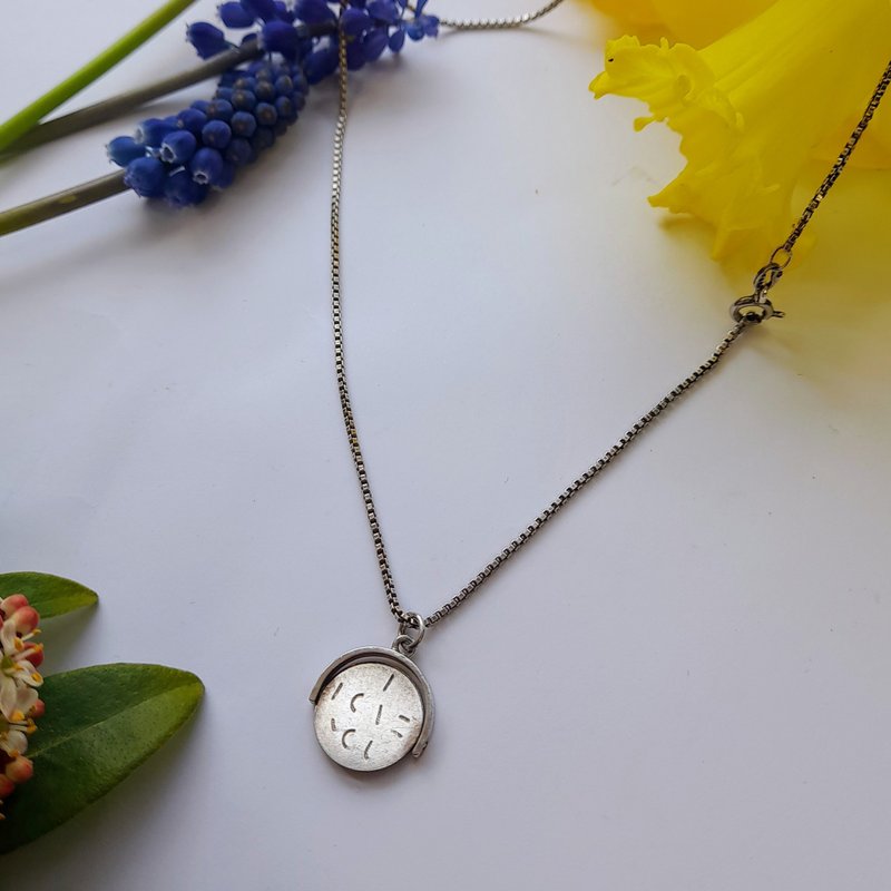 I love you flip pendant British 80s sterling silver clavicle choker new arrival in Taiwan - Collar Necklaces - Sterling Silver Silver