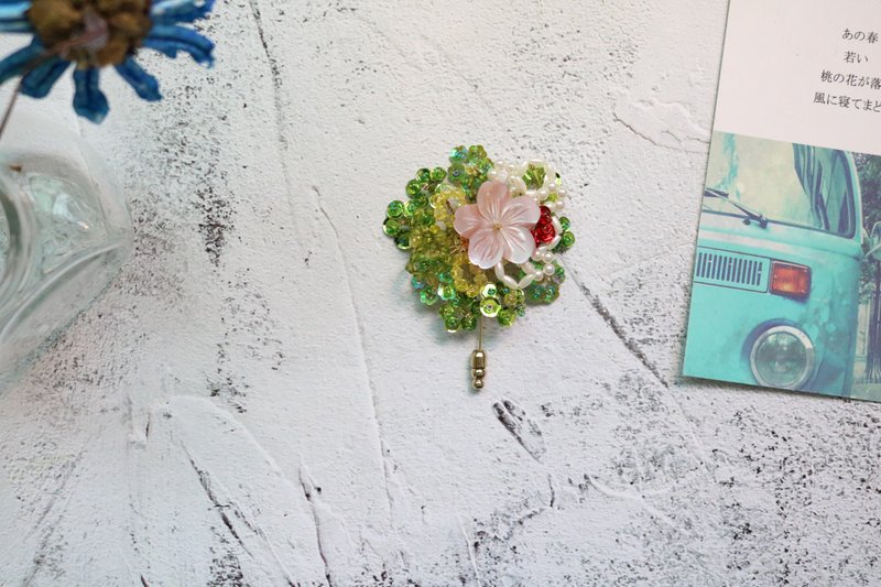 古風珠片刺繡胸針中國風立體蘇繡蘭花胸花 - 胸針 - 繡線 多色