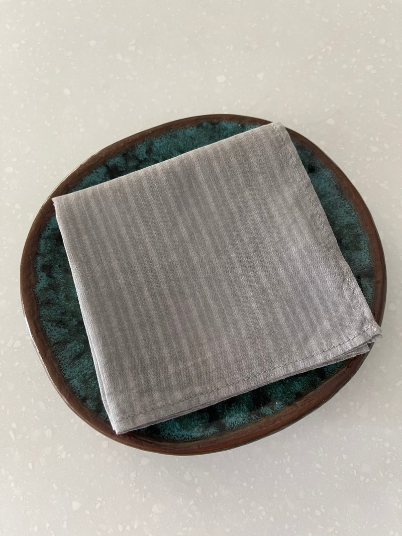 Mineral dyed fine woven striped soft cotton handkerchief personalized monochrome series mist gray - ผ้าเช็ดหน้า - ผ้าฝ้าย/ผ้าลินิน สีเทา