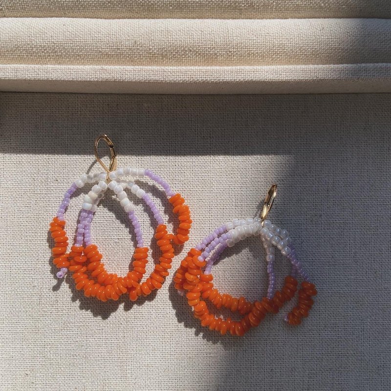 tassel beaded earrings handmade earrings - ต่างหู - วัสดุอื่นๆ สีส้ม