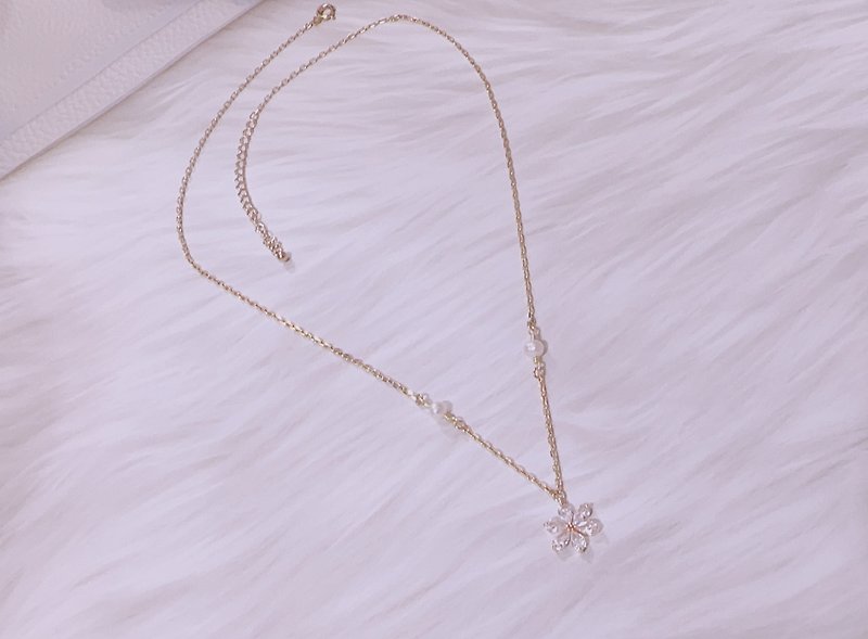 Clover Series Pearl Necklace - สร้อยคอ - โลหะ สีทอง
