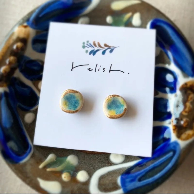 Small Light Color Painted Ceramic Kintsugi Clip-On Non-pierced Earrings Blue Blue Light Blue Light Blue Gold Gold Yellow Yellow Small Simple - Earrings & Clip-ons - Pottery Blue