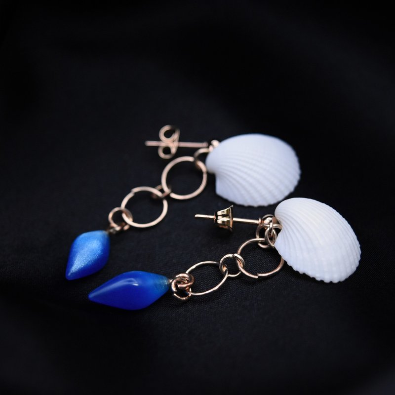 The Summer shell earrings - ต่างหู - วัสดุอื่นๆ สีน้ำเงิน