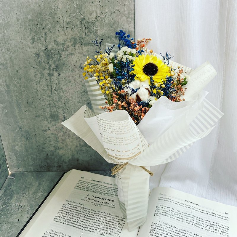 【Graduation Bouquet】School of Liberal Arts|School of Languages|School of International Affairs|Graduation Flowers|Graduation Dried Flowers - ช่อดอกไม้แห้ง - พืช/ดอกไม้ ขาว