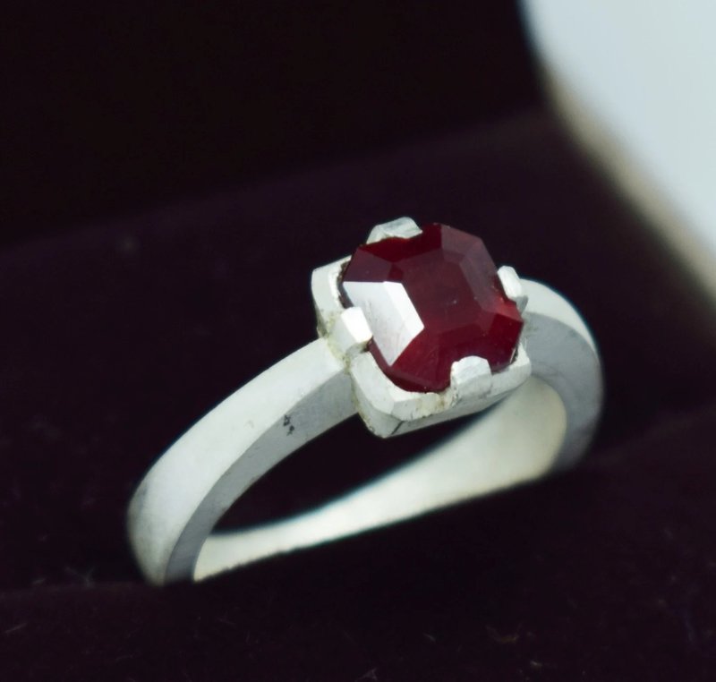 Ruby Ring Pigeon Blood Red Ruby Stone Womens Ruby Gemstone Rings Untreated - แหวนทั่วไป - เครื่องเพชรพลอย สีแดง